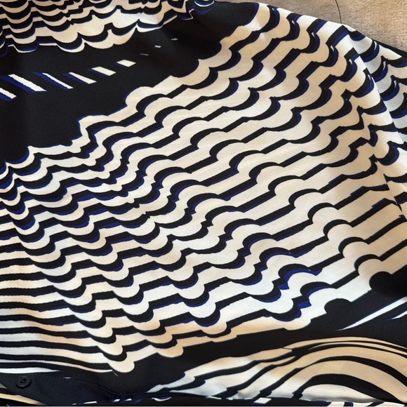 Black and White Patterned Blouse with Blue Accents - Picture 3 of 5